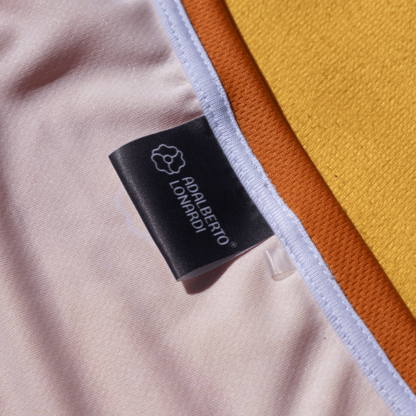 Paradise Vest Gold